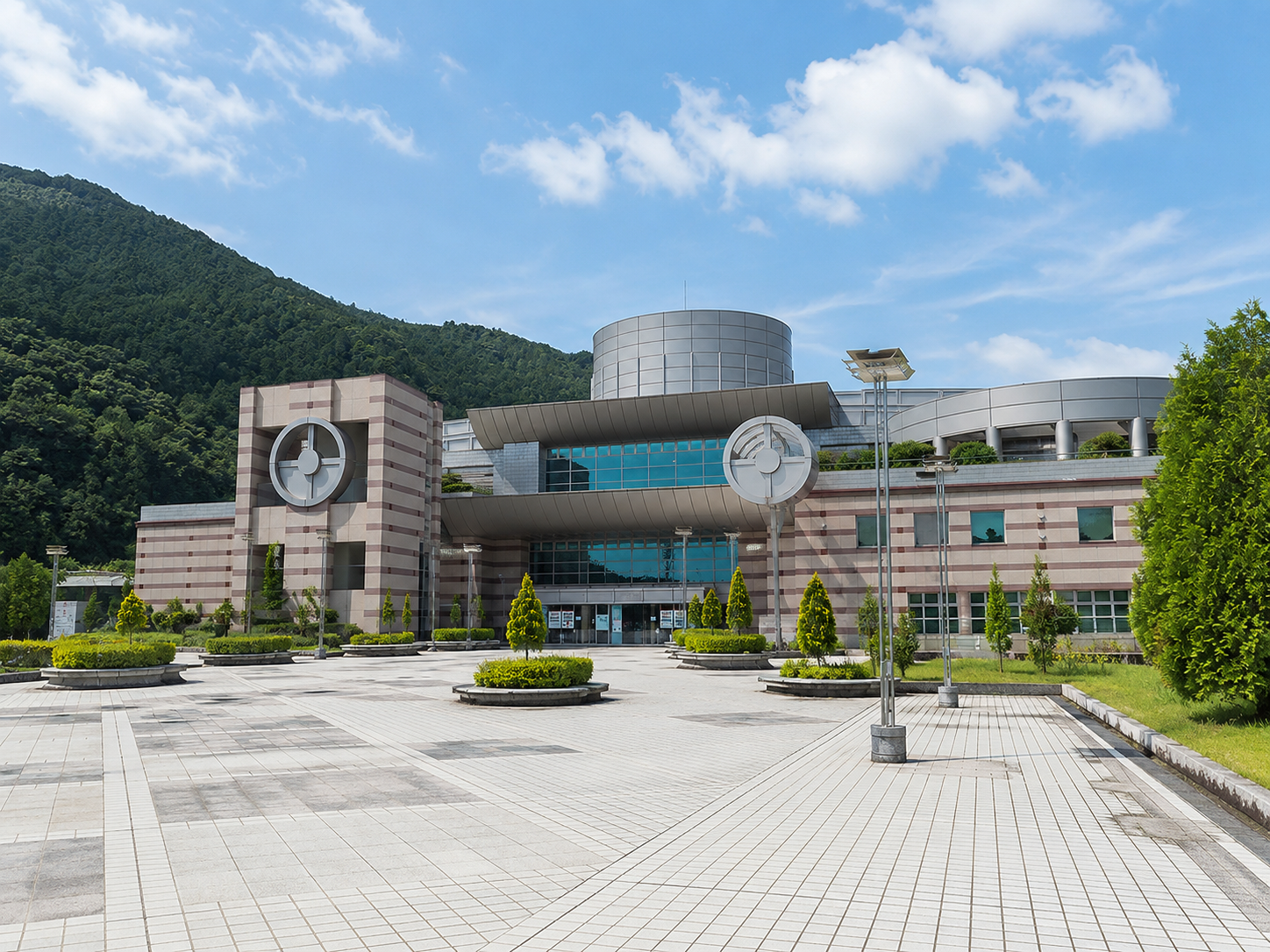 神奈川県立 生命の星・地球博物館